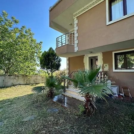Villa For Rent 5 Minutes To The Sea Estambul